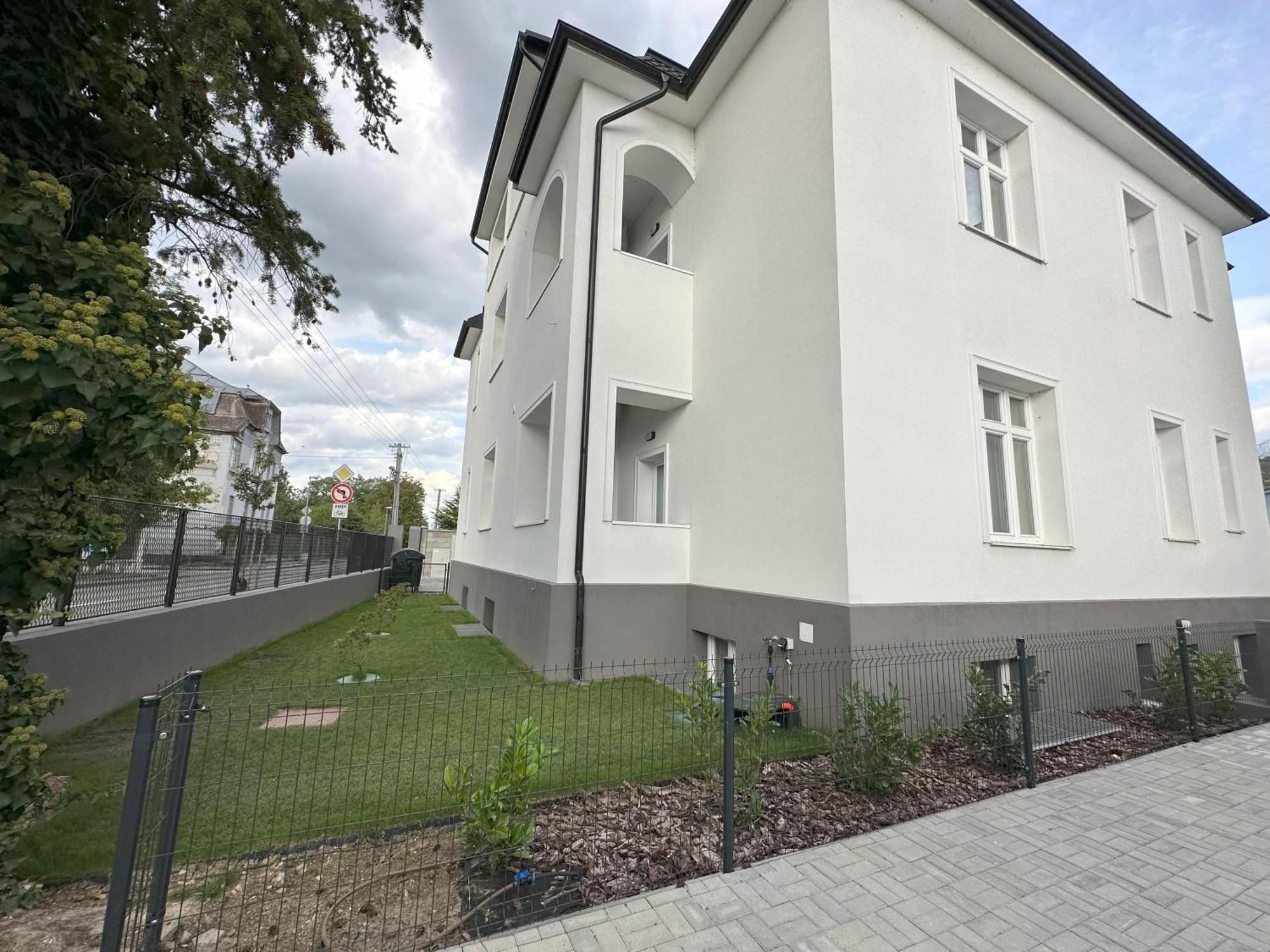 Dohnanyi Villa By Chors Тренчин Екстер'єр фото